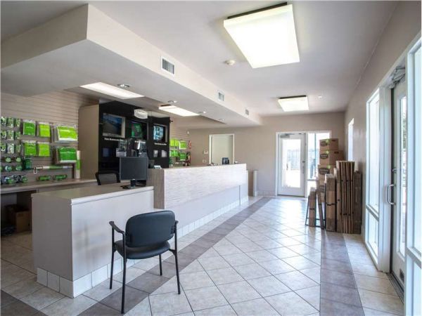 Extra Space Storage - 8337 - Sugar Land - Homeward Way - 8421 Homeward Way
