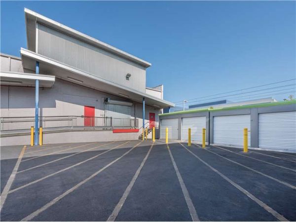 Extra Space Storage - 8524 - Santa Monica - Olympic Blvd - 3250 Olympic Boulevard
