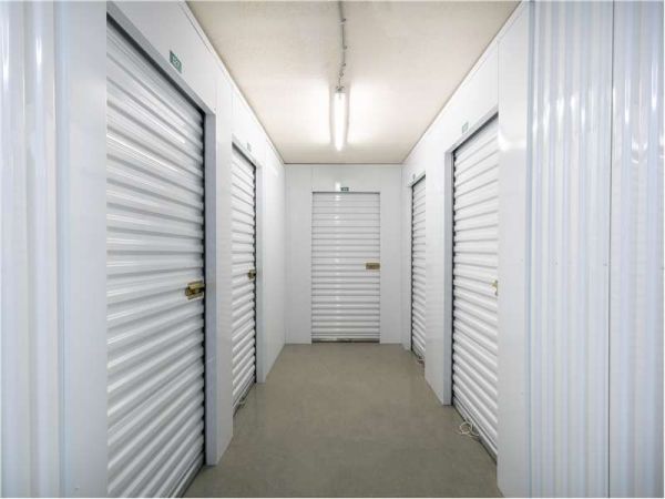 Extra Space Storage - 8527 - Hesperia - Walnut Street - 16730 Walnut Street