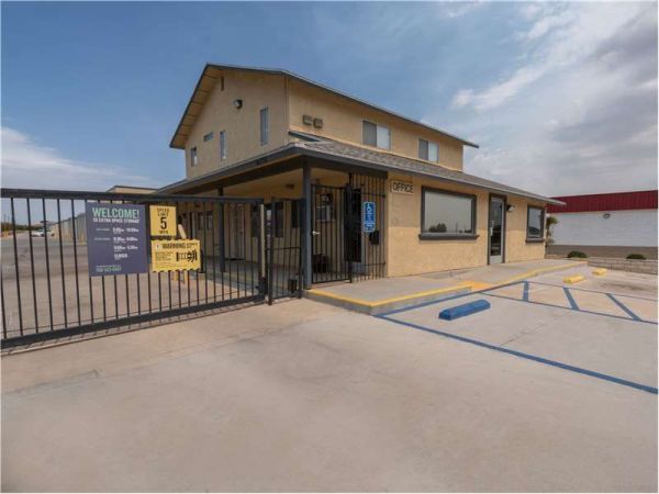 Extra Space Storage - 8527 - Hesperia - Walnut Street - 16730 Walnut Street