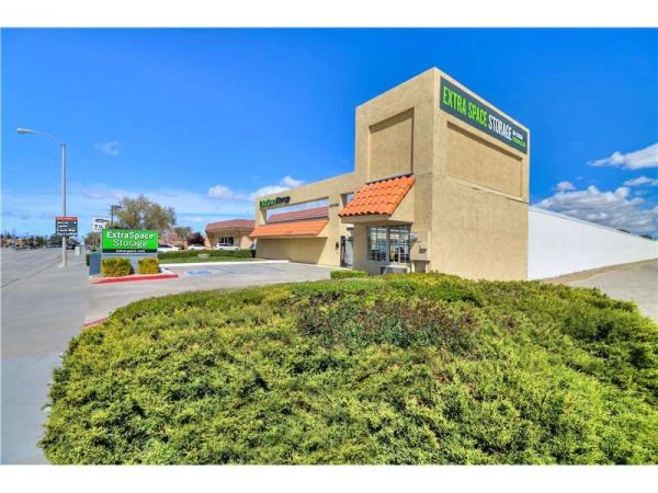 Extra Space Storage - 8528 - Lancaster - 10th Street W - 42654 10th Street West