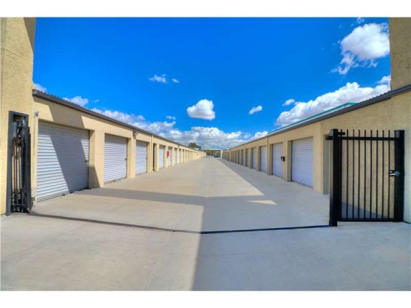 Extra Space Storage - 8528 - Lancaster - 10th Street W - 42654 10th Street West