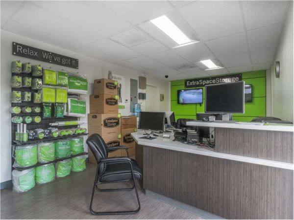 Extra Space Storage - 8602 - Houston - Golfway St - Annex - 7134 Golfway Street