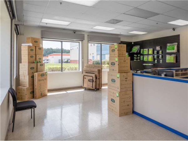 Extra Space Storage - 8605 - Baltimore - Shannon Drive - 4211 Shannon Drive