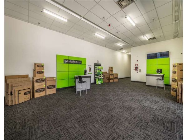 Extra Space Storage - 8655 - Farmington - 1075 West - 1318 North 1075 West