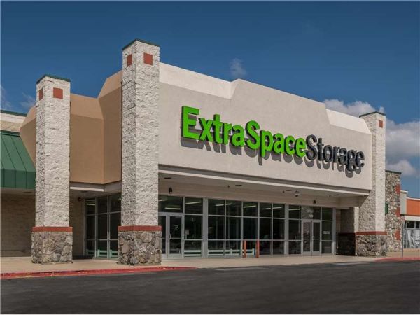 Extra Space Storage - 8655 - Farmington - 1075 West - 1318 North 1075 West