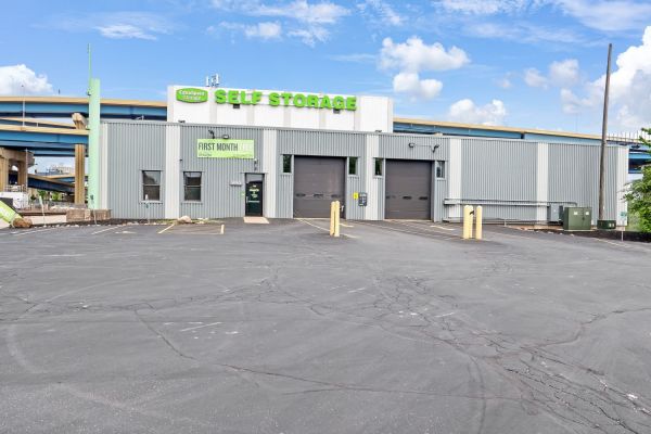 Extra Space Storage - 8785 - Milwaukee - Mount Vernon Ave - 999 West Mount Vernon Avenue