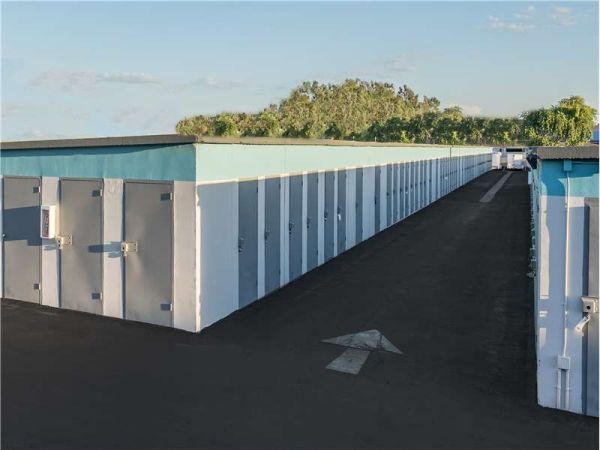 Extra Space Storage - 8800 - Tempe - University Dr - 1964 East University Drive