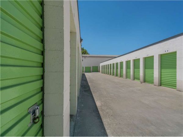 Extra Space Storage - 8811 - Compton - Long Beach Blvd - 305 South Long Beach Boulevard
