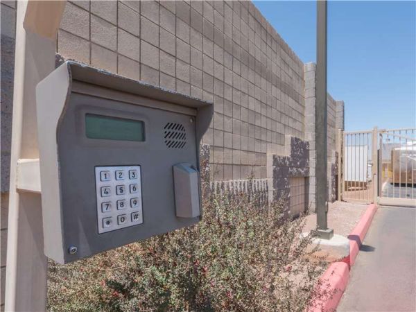 Extra Space Storage - 8858 - Phoenix - Broadway Rd - 3650 West Broadway Road
