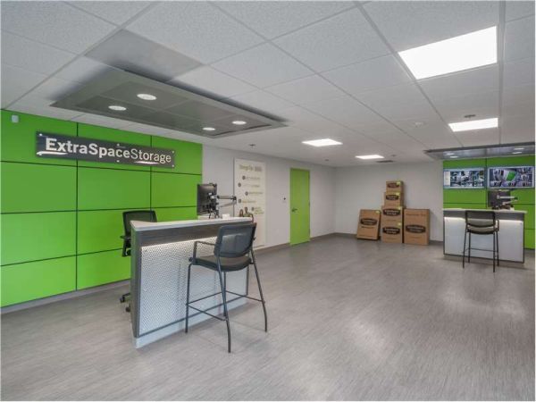 Extra Space Storage - 8743 - Portland - Belmont St - 710 Southeast Belmont Street
