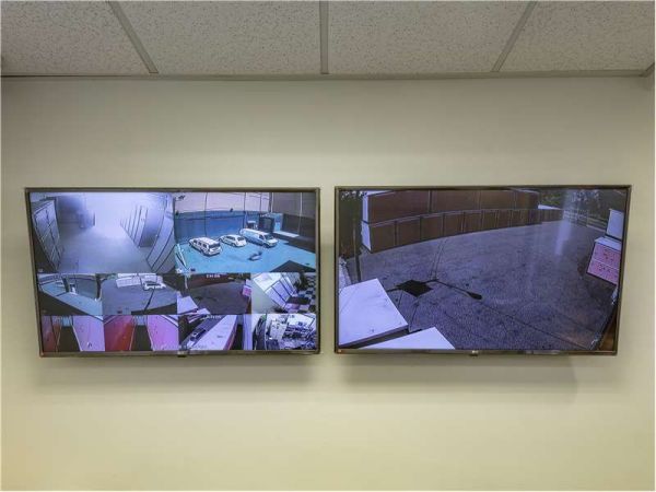 Extra Space Storage - 8876 - Newark - Sussex Ave - 272 Sussex Avenue