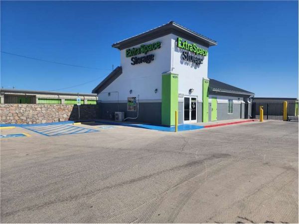 Extra Space Storage - 8908 - El Paso - 10201 Dyer St - 10201 Dyer Street