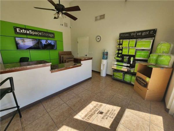 Extra Space Storage - 8908 - El Paso - 10201 Dyer St - 10201 Dyer Street