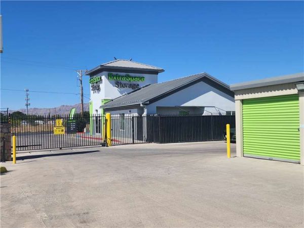 Extra Space Storage - 8908 - El Paso - 10201 Dyer St - 10201 Dyer Street