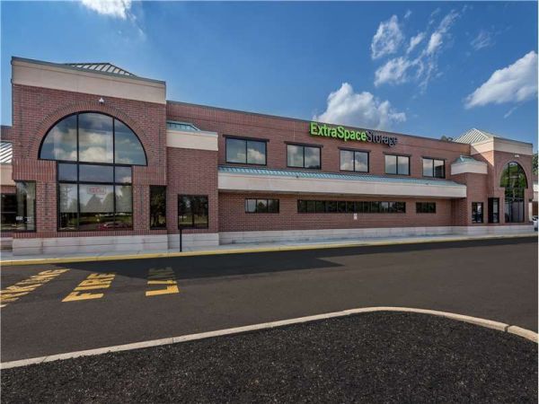 Extra Space Storage - 8945 - Chalfont - 505 W Butler Ave - 505 West Butler Avenue