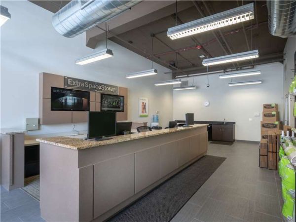 Extra Space Storage - 7013 - Chicago - W Jackson Blvd - 1205 West Jackson Boulevard