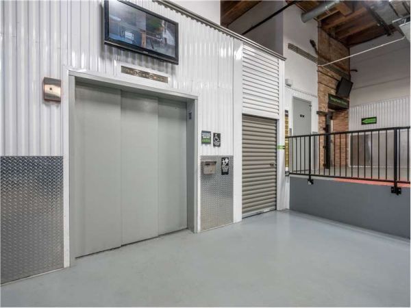 Extra Space Storage - 7021 - Chicago - Ohio St - 333 West Ohio Street