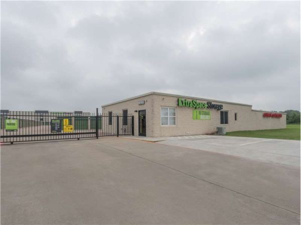 Extra Space Storage - 7067 - Seagoville - N Highway 175 - 1106 U.S. 175 Frontage Road