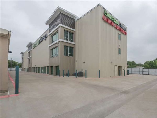 Extra Space Storage - 7067 - Seagoville - N Highway 175 - 1106 U.S. 175 Frontage Road