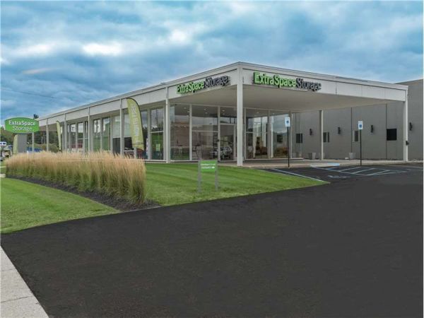 Extra Space Storage - 7130 - Lansing - Martin Luther King Jr Blvd - 3512 South Martin Luther King Junior Boulevard
