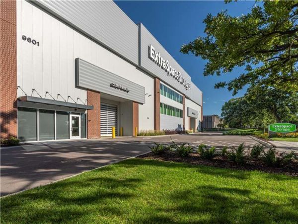 Extra Space Storage - 7225 - Bloomington - Penn Ave - 9601 Penn Avenue South