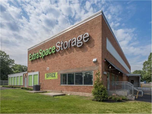 Extra Space Storage - 7212 - Bloomfield - Douglas St - 2 Douglas Street