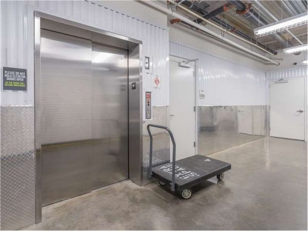 Extra Space Storage - 8760 - Columbia - Guilford Rd - 9201 Guilford Road