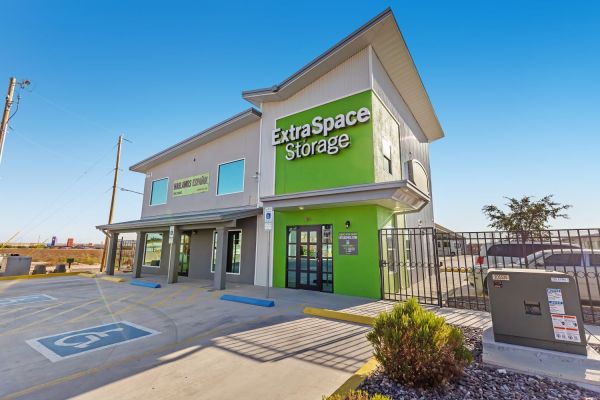Extra Space Storage - 7273 - Canutillo - Desert Blvd - 7115 South Desert Boulevard