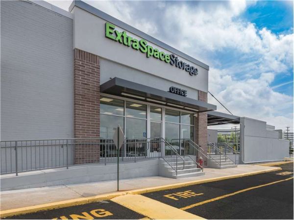 Extra Space Storage - 7296 - Iselin - US Hwy 1 - 675 U.S. 1