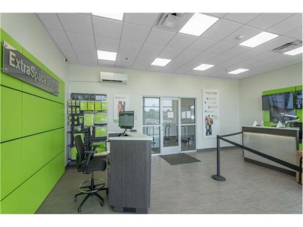 Extra Space Storage - 7296 - Iselin - US Hwy 1 - 675 U.S. 1