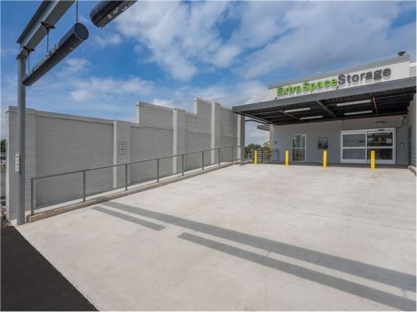 Extra Space Storage - 7296 - Iselin - US Hwy 1 - 675 U.S. 1