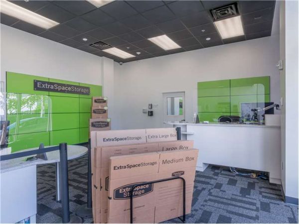 Extra Space Storage - 7312 - Miami - 26th St - 212 Northeast 26th Street