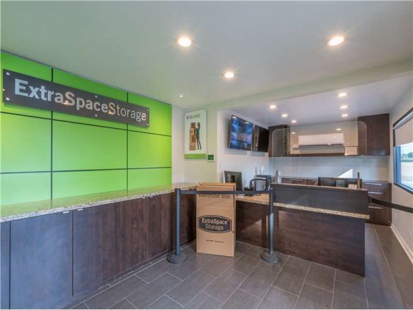Extra Space Storage - 7350 - Lake Elsinore - Riverside Dr - 29135 Riverside Drive