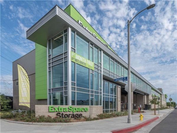 Extra Space Storage - 7274 - North Hollywood - Troost Ave - 6880 Troost Avenue