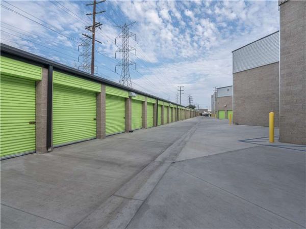 Extra Space Storage - 7274 - North Hollywood - Troost Ave - 6880 Troost Avenue