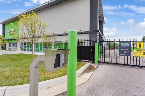 Extra Space Storage - 7085 - Louisville- N Winchester Acres - 3014 North Winchester Acres Road
