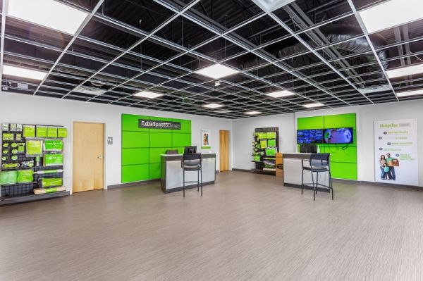Extra Space Storage - 7085 - Louisville- N Winchester Acres - 3014 North Winchester Acres Road