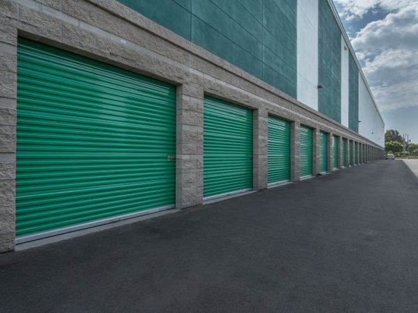 Extra Space Storage - 7435 - Irvine - 2965 Warner Ave - 2965 Warner Avenue