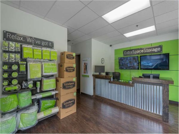 Extra Space Storage - 7482 - Mebane - Center St - 813 West Center Street
