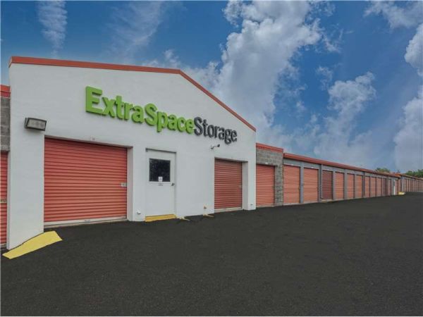 Extra Space Storage - 7472 - Chantilly - Daly Dr - 4526 Daly Drive