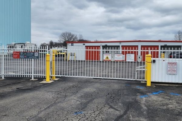 Public Storage - Powell - 7533 Woodcutter Dr - 7533 Woodcutter Dr