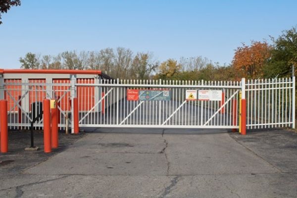 Public Storage - Columbus - 4600 Fisher Rd - 4600 Fisher Rd