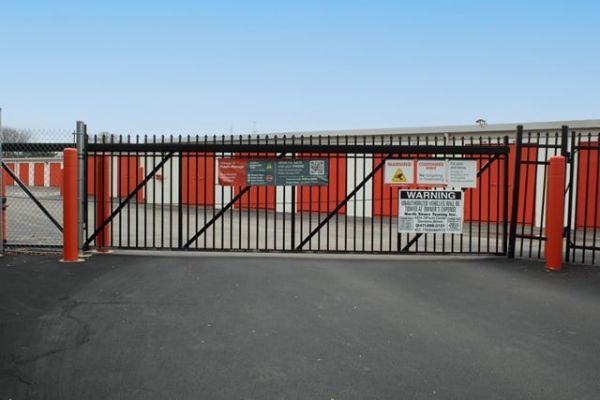Public Storage - Wheeling - 211 N Elmhurst Rd - 211 N Elmhurst Rd