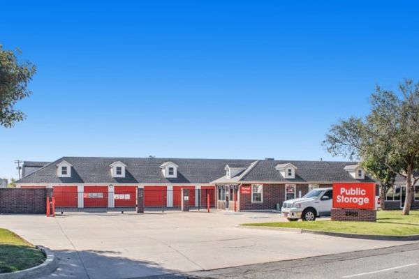Public Storage - Oklahoma City - 2900 NW Grand Blvd - 2900 NW Grand Blvd