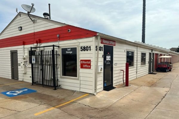 Public Storage - Oklahoma City - 5801 W Britton Rd - 5801 W Britton Rd