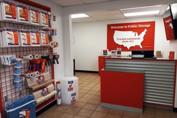 Public Storage - Memphis - 6504 E Raines Rd - 6504 E Raines Rd