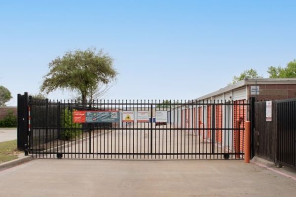 Public Storage - Ft. Worth - 5600 Bryant Irvin Rd - 5600 Bryant Irvin Rd