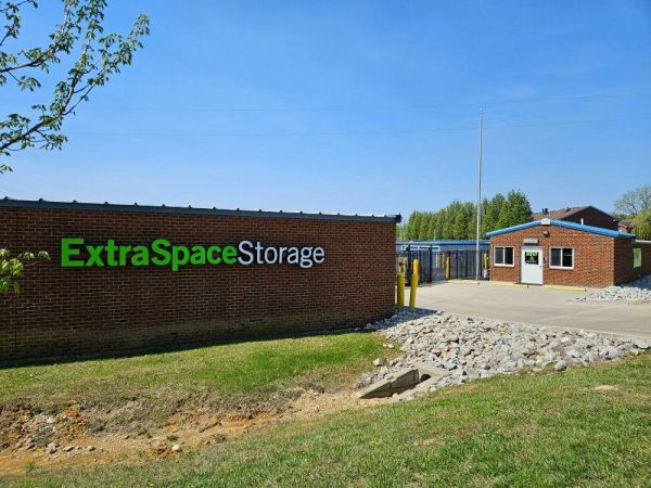Extra Space Storage - 2044 - Mount Washington - Louise Way - 143 Louise Way