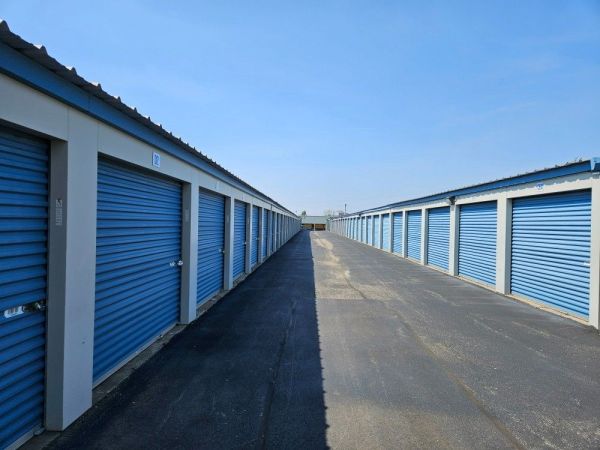 Extra Space Storage - 2044 - Mount Washington - Louise Way - 143 Louise Way
